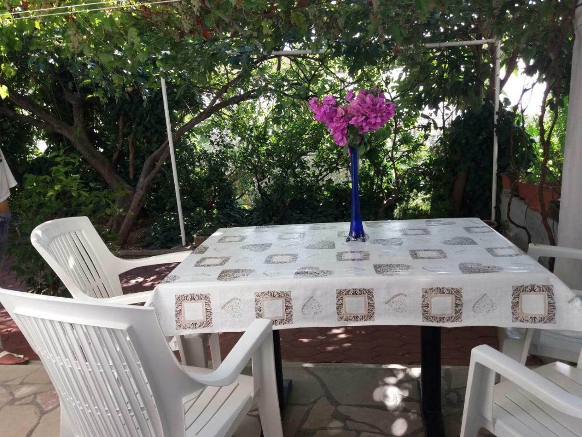 Apartmani Ivona Podgora Exteriér fotografie